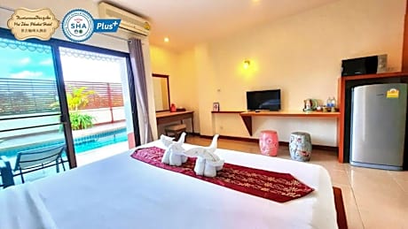 Executive Double Room with Pool Access