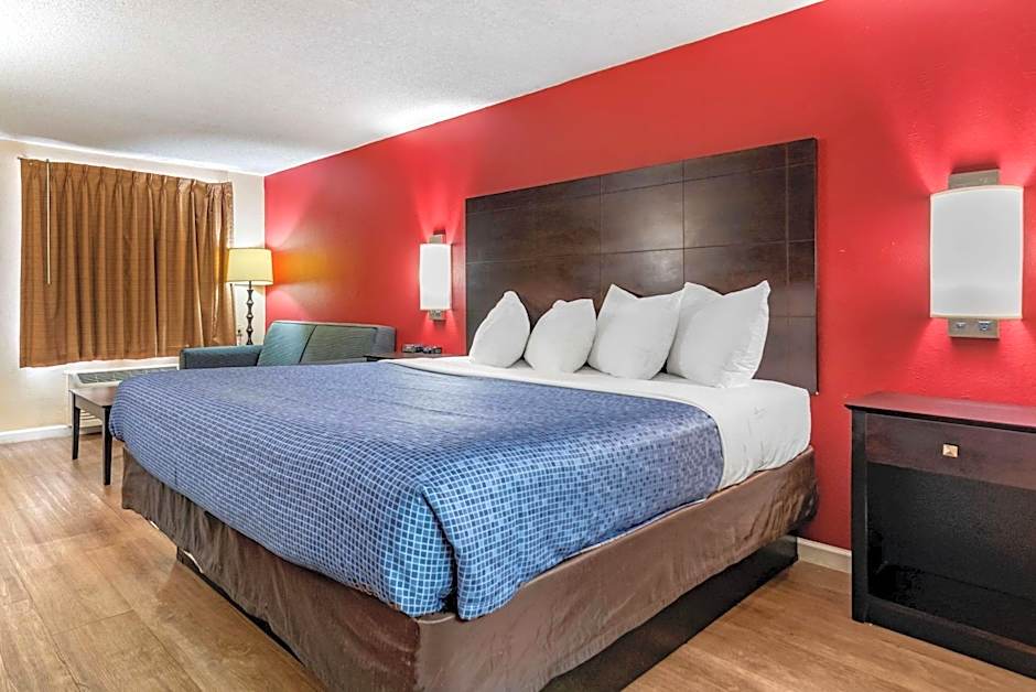 Econo Lodge Oxford near Choccolocco Park