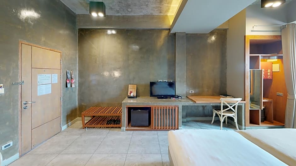 Kroque Boutique and Bistro Hotel