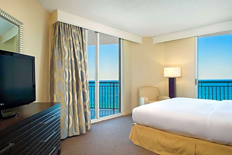Three-Bedroom Suite with Ocean View - Non-Smoking