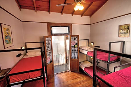 SHARED ROOM OF 6 mixed people