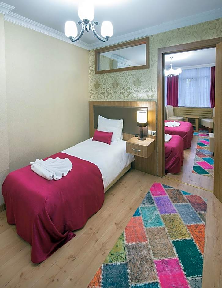 GRAND ZENTRUM HOTEL CAFE RESTAURANT - Taksim Square – Istanbul, TR