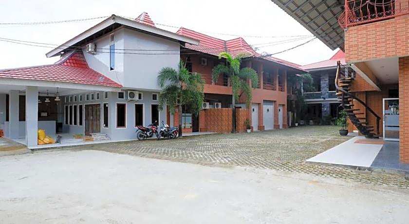 RedDoorz Plus @ Hotel Srikandi Kendari