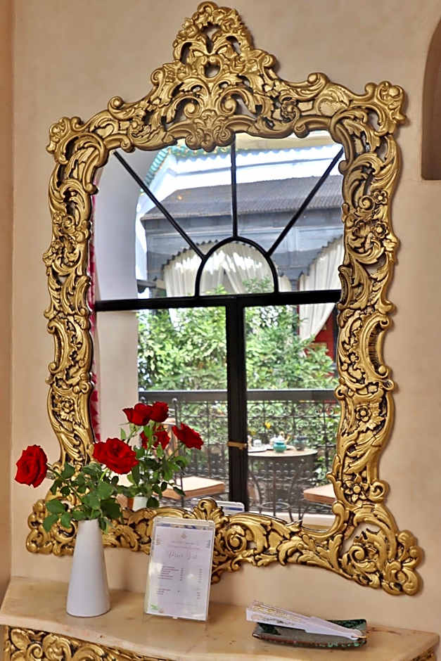 Riad ABBASSIA Marrakech Première - Authentic Medina Experience
