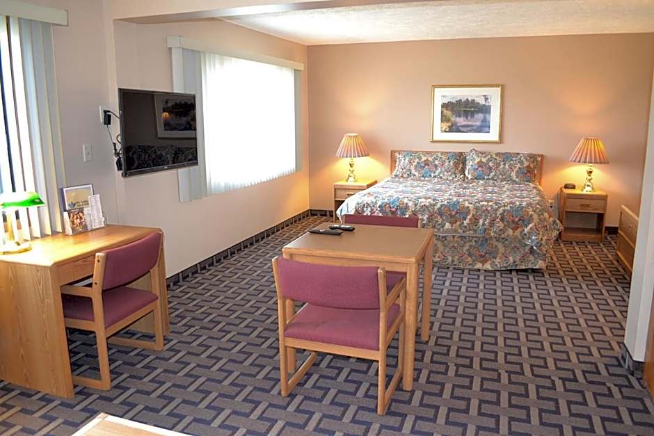 Sky Lodge Inn & Suites - Delavan