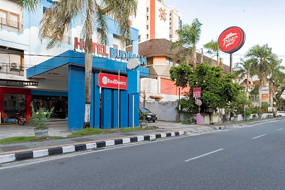 RedDoorz near Plaza Balikpapan