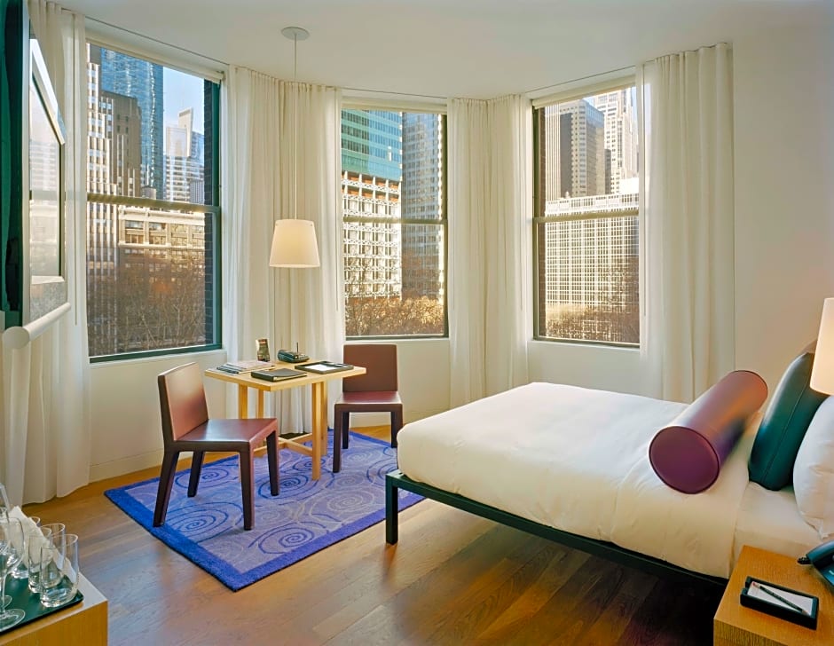Photo 1 of 5 of Deluxe 1 Queen Bed, Park View