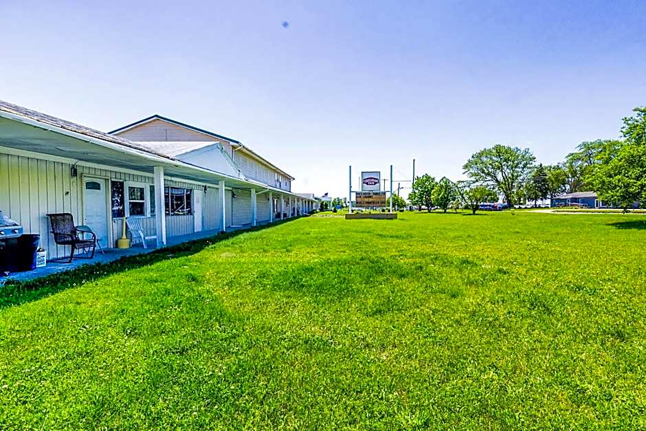 Country Hearth Inn & Suites By OYO Sturgis