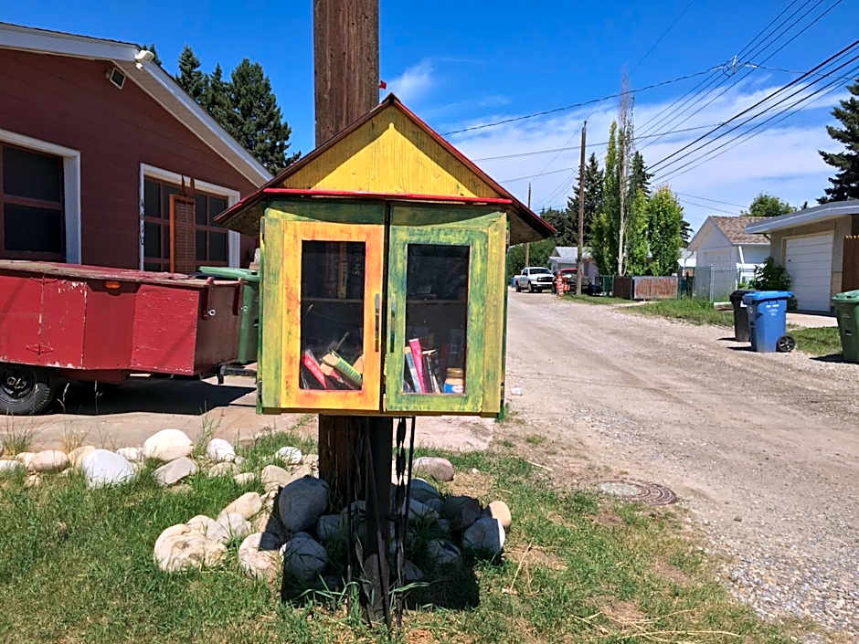 The Calgary Hub hostel style Home