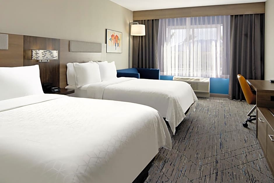 Holiday Inn Express & Suites - Palm Desert - Millennium, an IHG Hotel