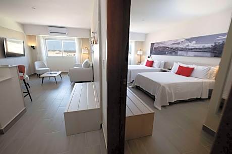 Suite with Two Queen Beds - Non-Smoking