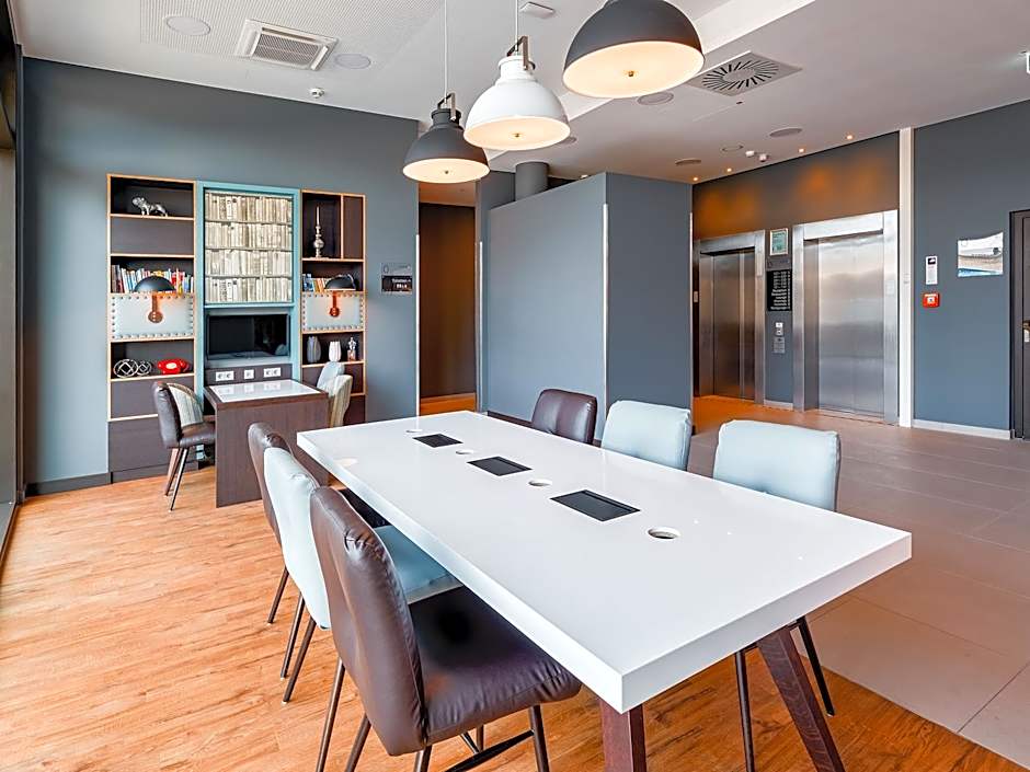 Premier Inn Mannheim City Centre