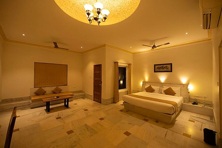 Photo 1 of 6 of Deluxe 1 King Bed