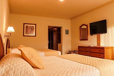 Standard Queen Room with Two Queen Beds