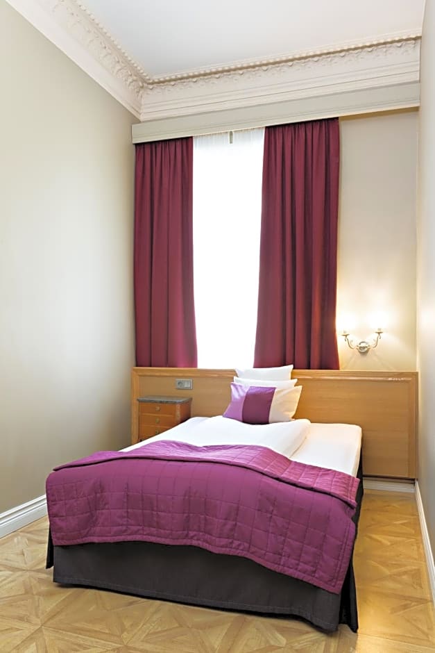 Hotel Vasa, Sure Hotel Collection by Best Western, Gothenburg. Rates from  SEK740.