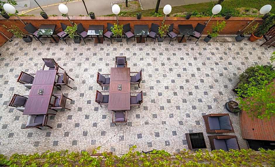 Expo Hotel