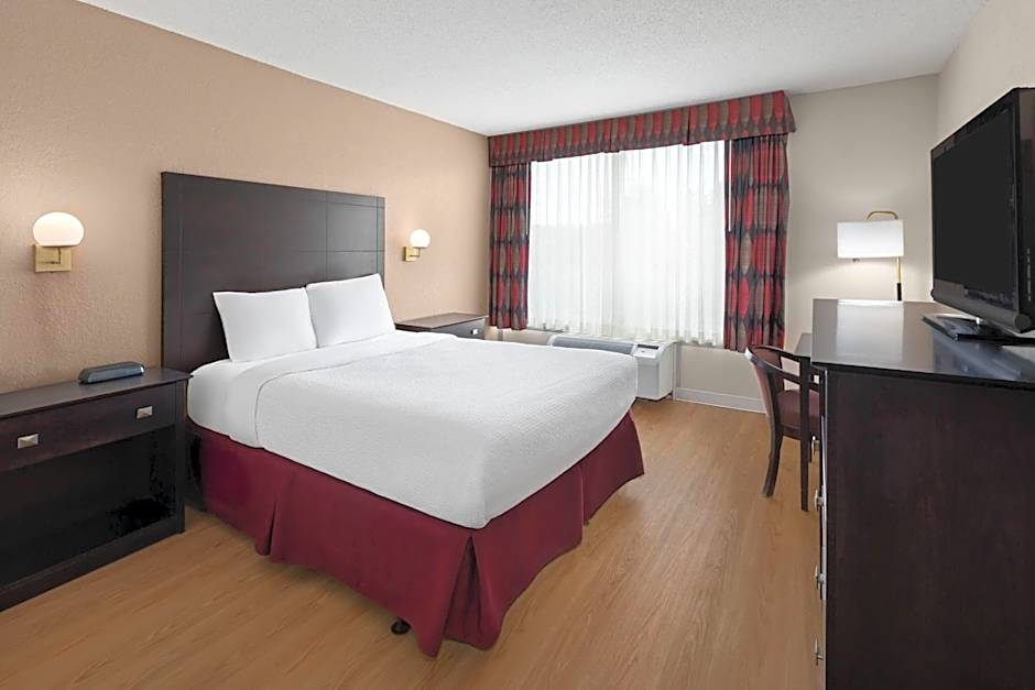 Ramada Hotel & Conference Center by Wyndham Grayling