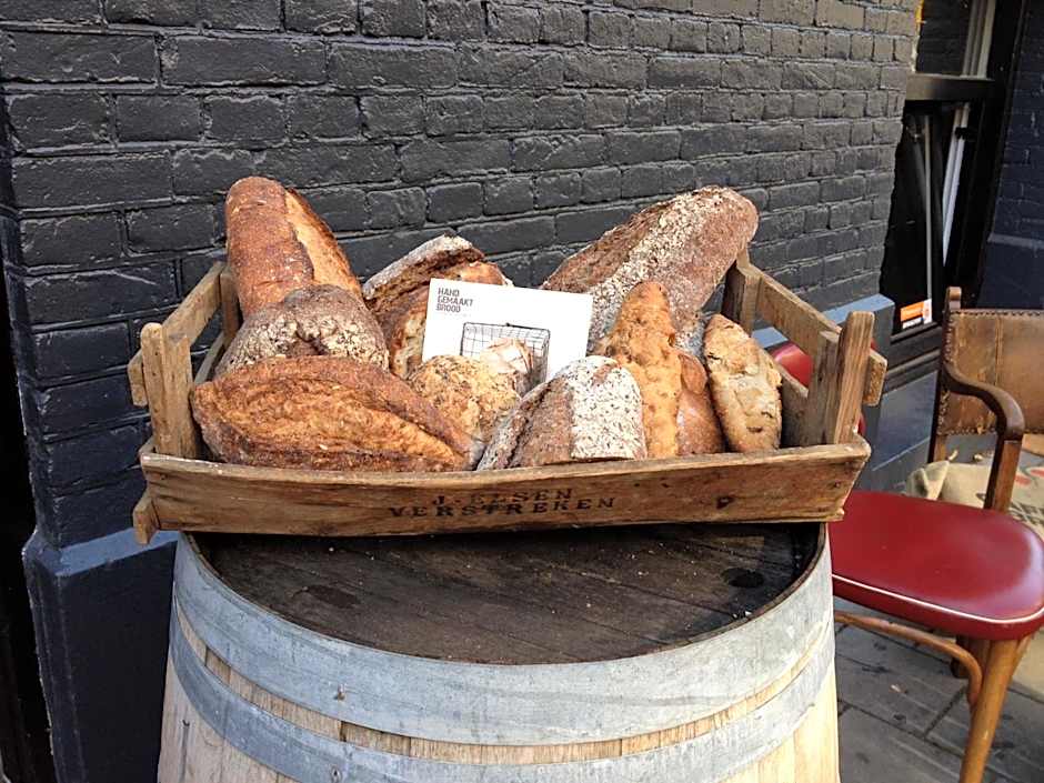 Nine-T-Teen Bed and Boutique