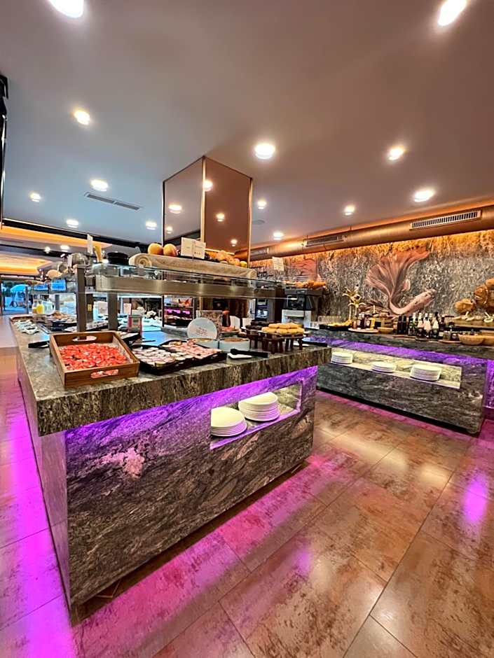 ON ALETA ROOM designed for adults