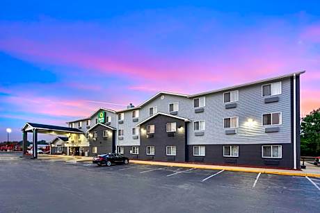 Quality Inn & Suites Delaware