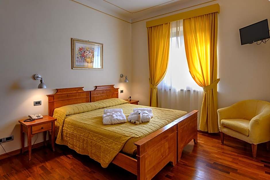 Photo 1 of 4 of 1 Double Bed or 2 Beds, Accessible