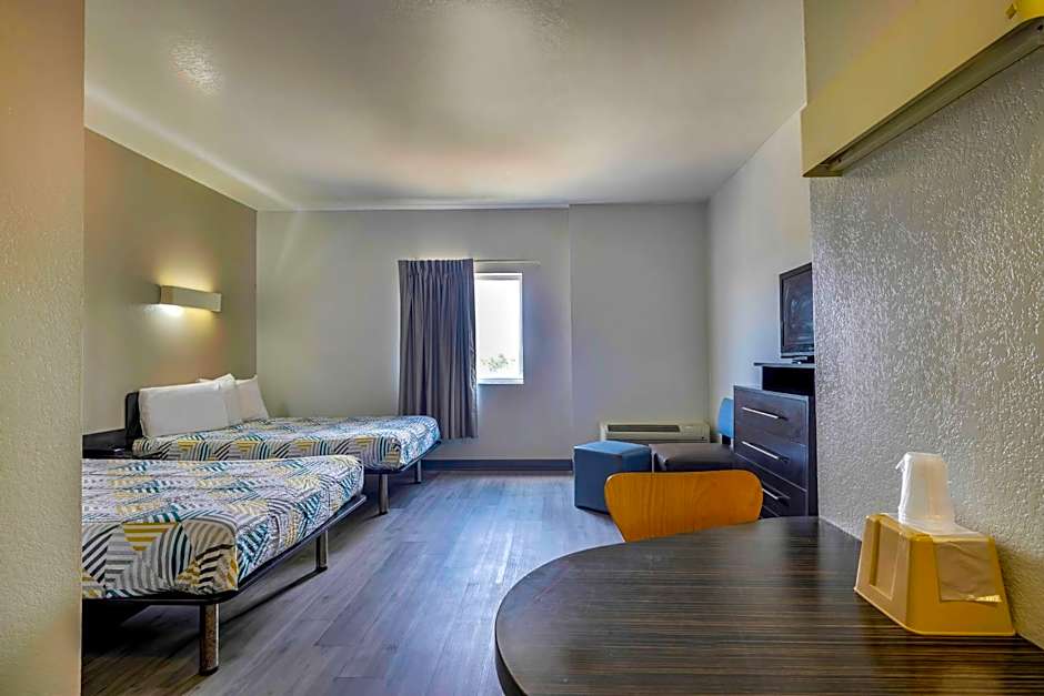 Motel 6-Cedar Park, TX