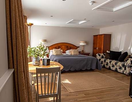 Executive Family Room