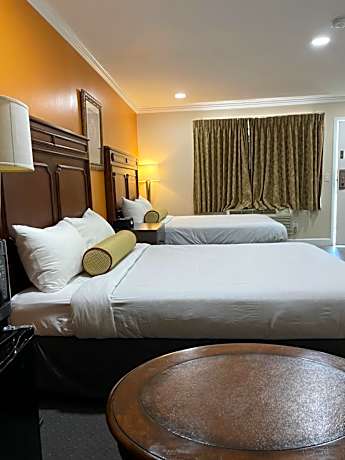 Studio Suite with Two Queen Beds - Non-Smoking