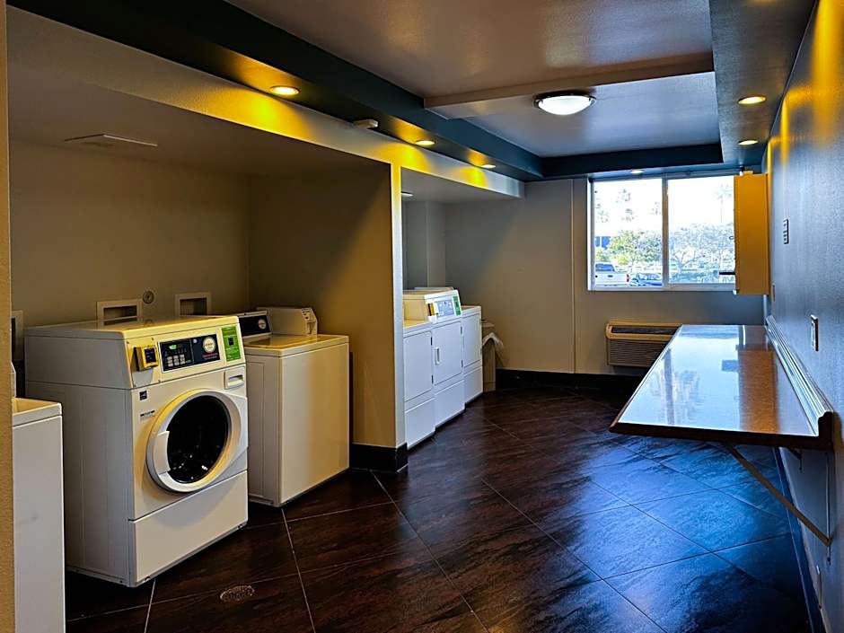 Studio 6 Suites Carson, CA