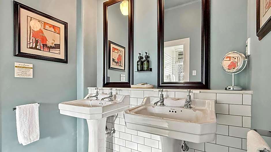 Art Deco Masonic Hotel