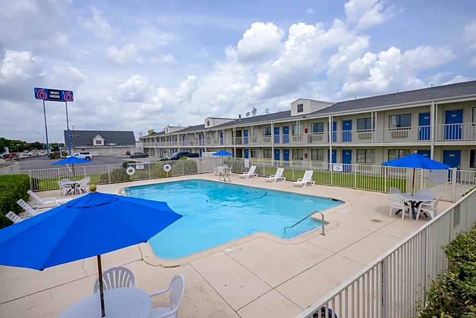 Motel 6-Webster, TX - Houston - Nasa Lake