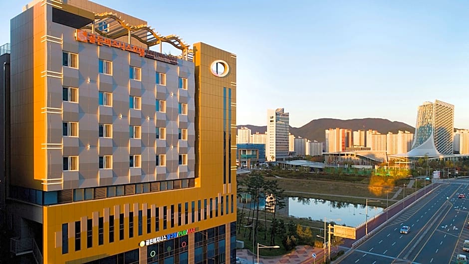Golden Business Hotel