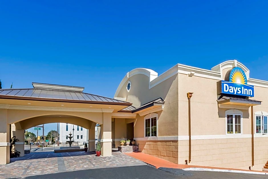 Days Inn by Wyndham Pensacola - Historic Downtown