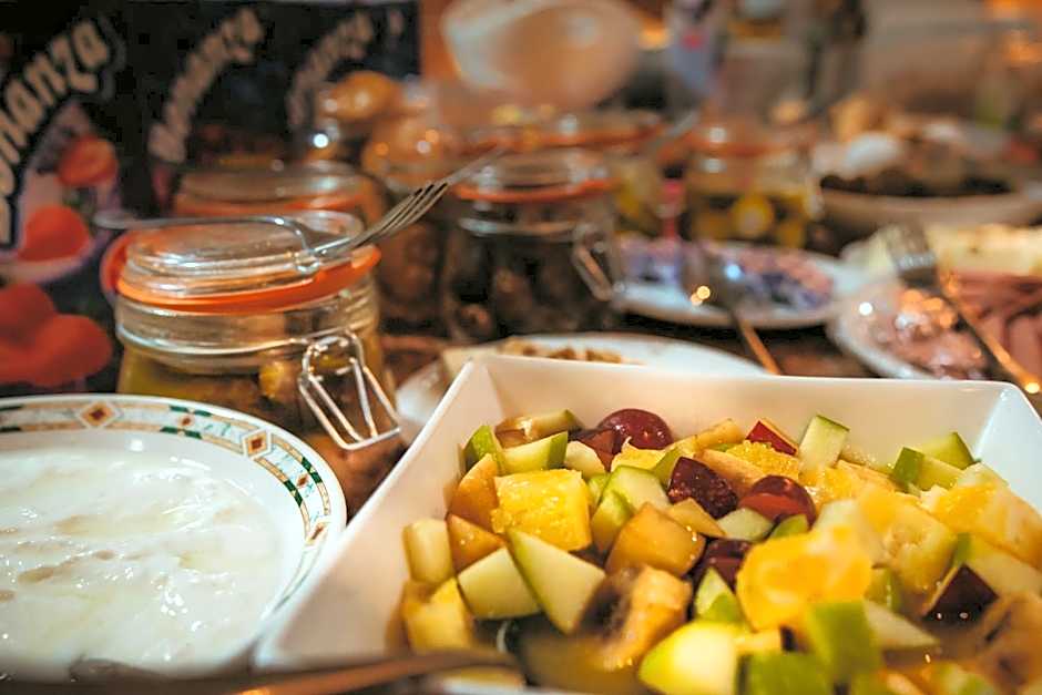 Over Mountains Hotel