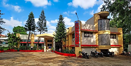Hotel Sunset Inn Mount Abu With Swimming Pool