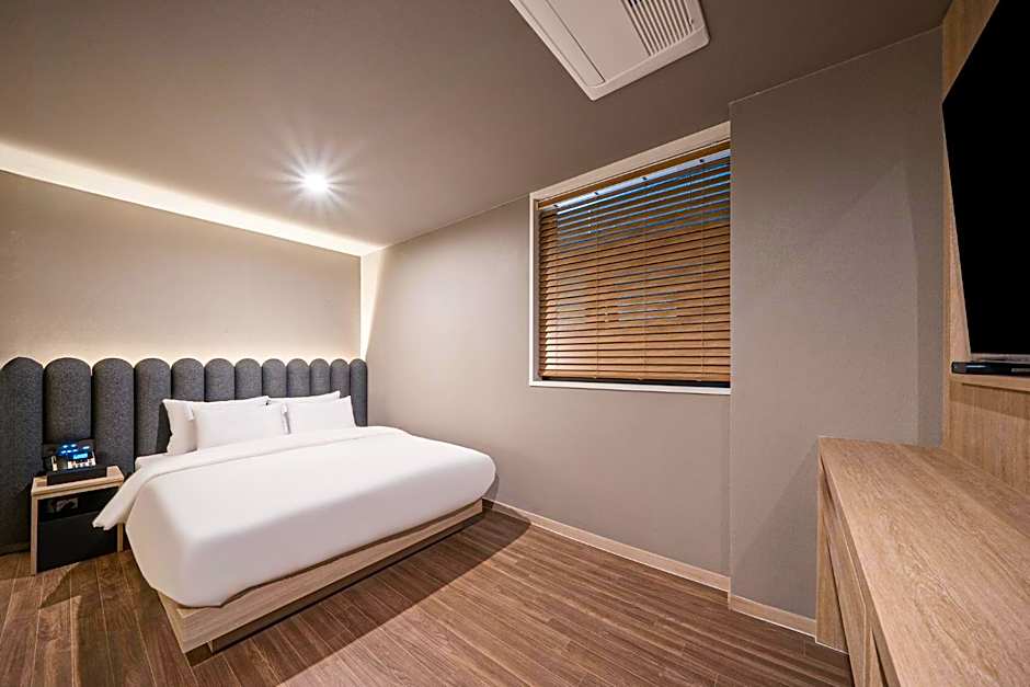 Gyeongju Poverta Hotel