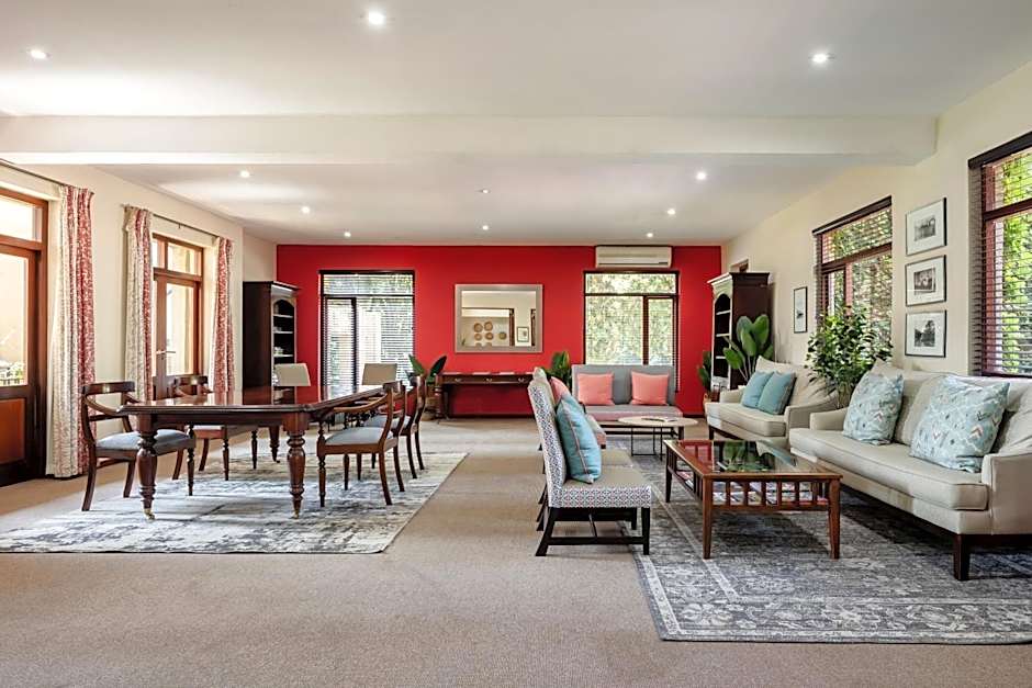 Casterbridge Hollow Boutique Hotel