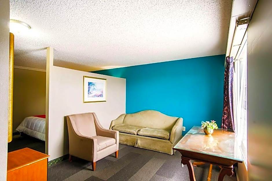 OYO Hotel Hutchinson West 4th Ave