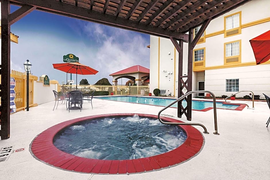 La Quinta Inn & Suites by Wyndham Weatherford
