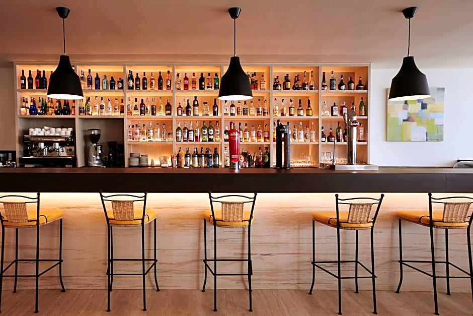 Hotel Las Arenas Affiliated by Meliá