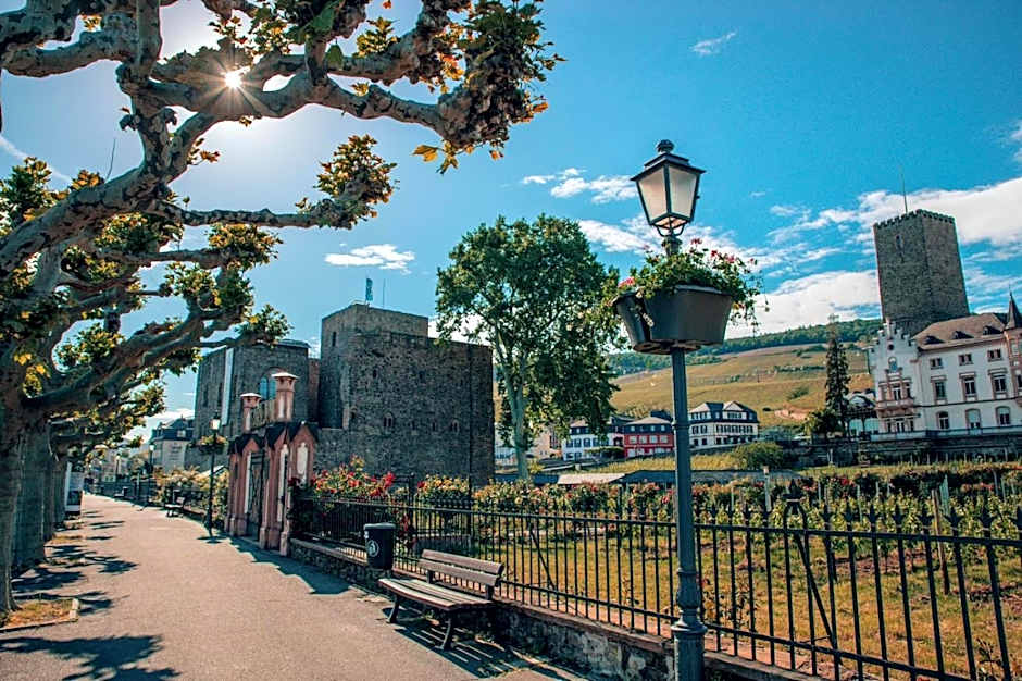 Breuer's Rudesheimer Schloss