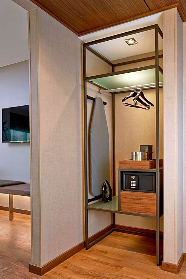 AC Hotel by Marriott Atlanta Buckhead at Phipps Plaza