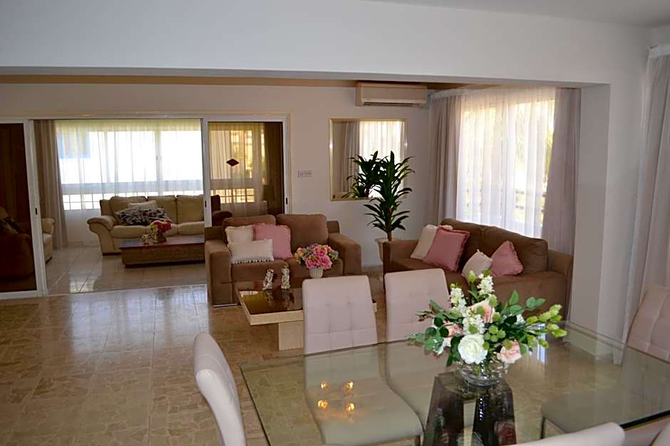 Marianna Hotel Apartments
