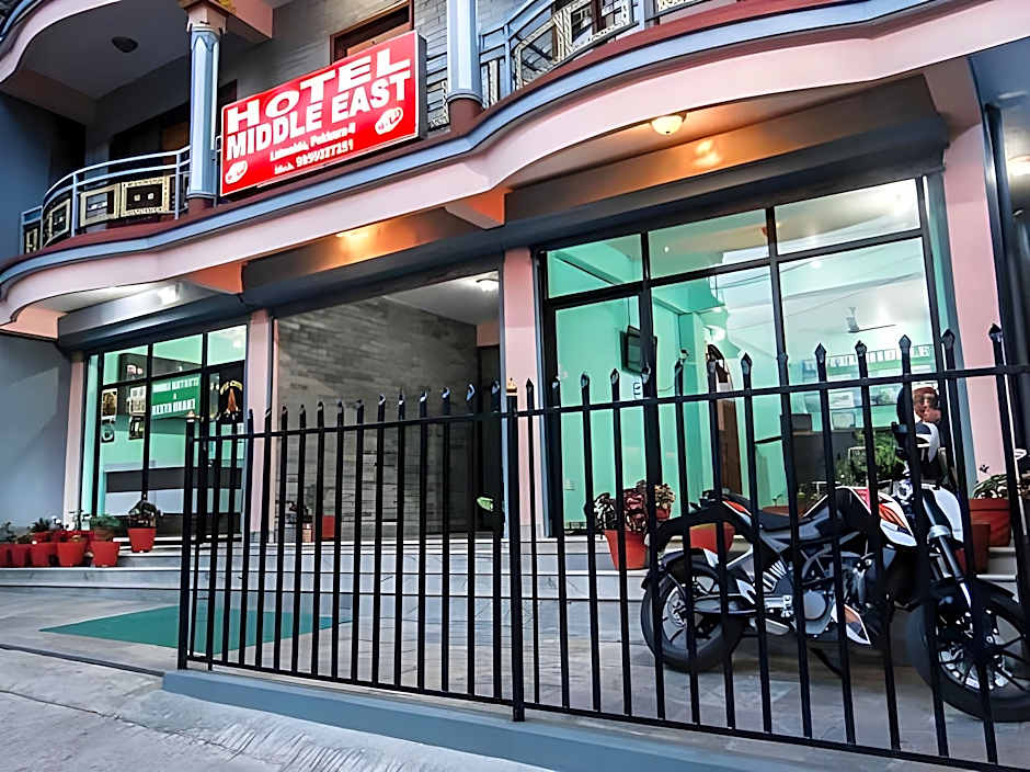 Hotel Middle Path & Spa