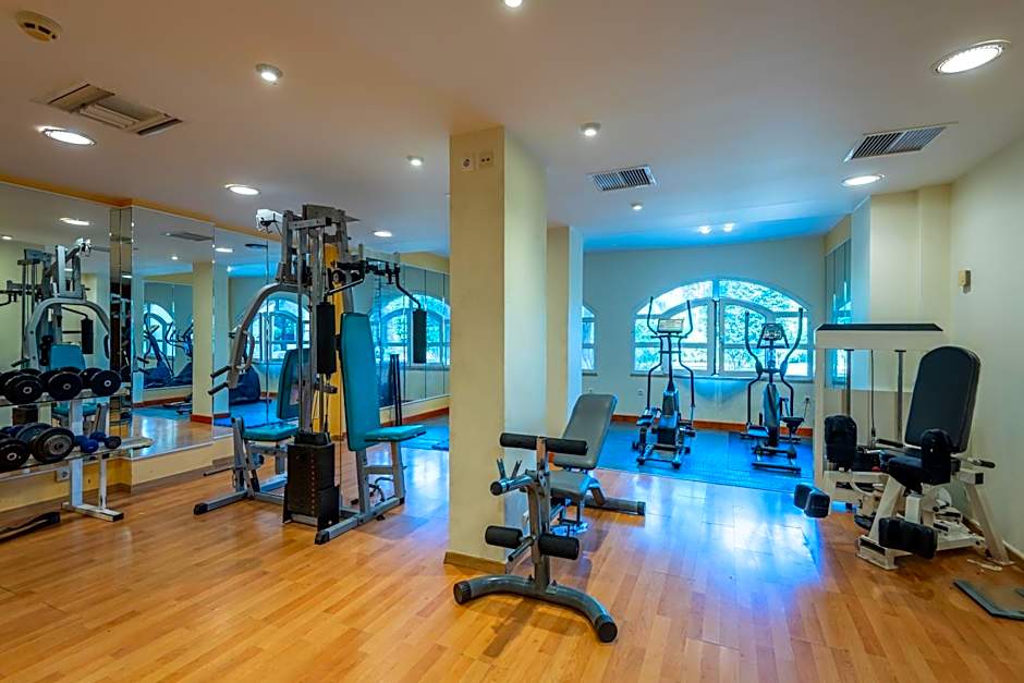 Crithoni's Paradise Hotel