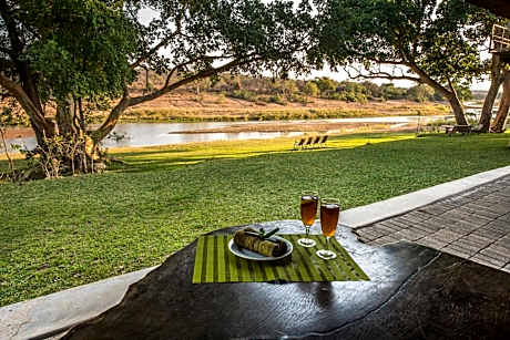 Maninghi Lodge