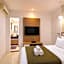 Comfortable 3 Bedrooms: Side Sea View
