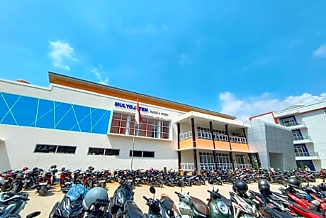 Mulyojaten Hotel & Resto