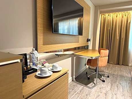 Superior King Room - Disability Acess
