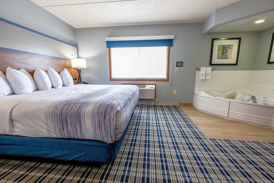 AmericInn by Wyndham Sturgeon Bay